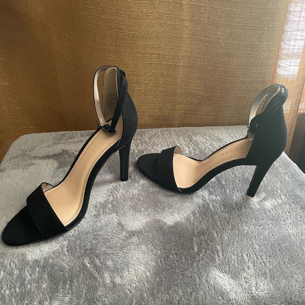 Metaphor Talula Black Ankle Strap Heels SZ 6